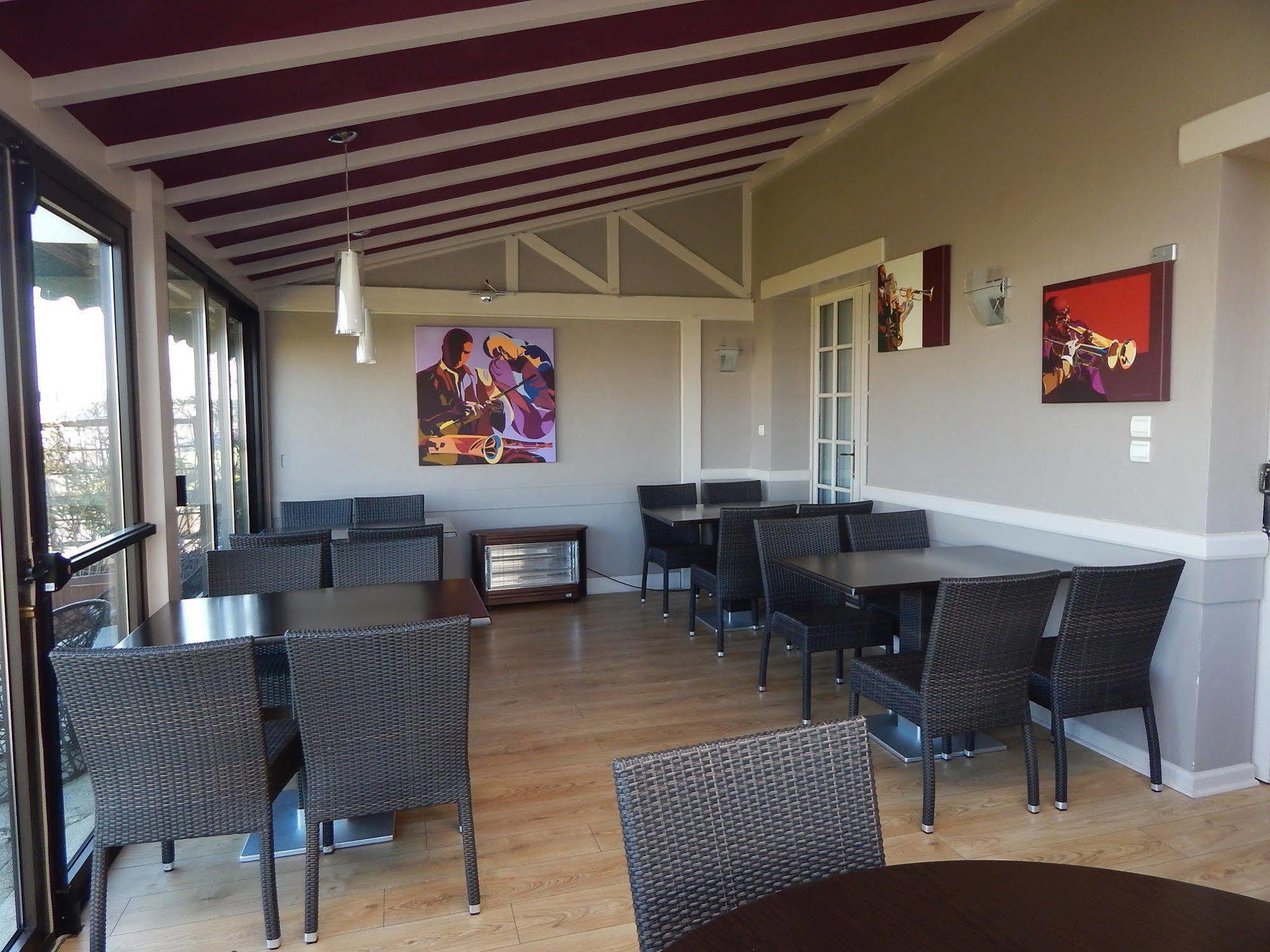 Contact Hotel Du Relais Thouars Exterior foto